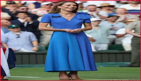 Kate Middleton oozes elegance in festive photo but fans all ask the same thing