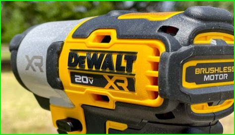 What is the difference between DeWalt Max and XR?