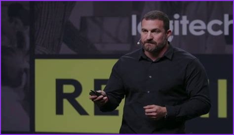 Zeke Smith Height, Weight, Net Worth, Age, Birthday, Wikipedia, Who, Nationality, Biography